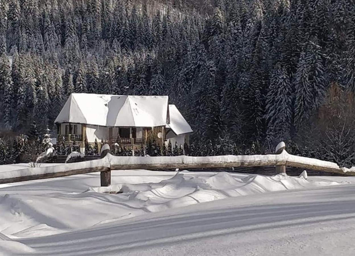 Садиба "Градний Узвіз" Hotel Tatariv Exterior photo